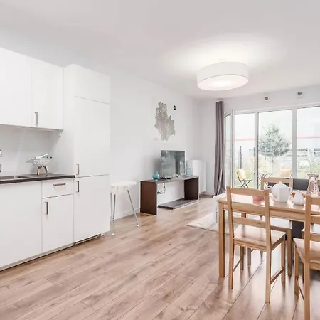 Enjoy! Ursus Апартаменты *