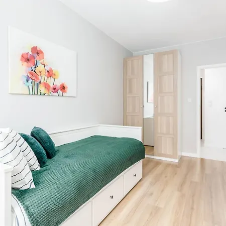 Enjoy! Ursus Апартаменты Варшава